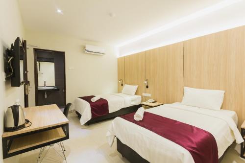 Twin Room image 2
