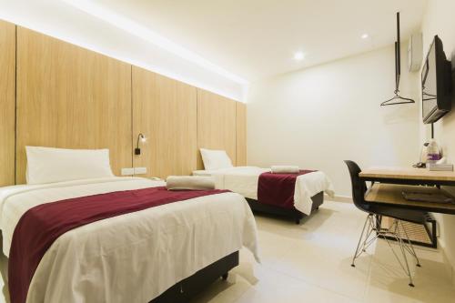 Twin Room image 4