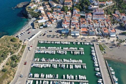 port de llanca , LA Miranda