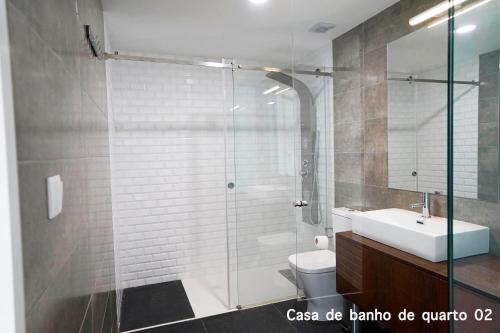 Deluxe Double Room with Balcony image 1