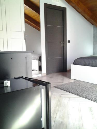 THE ATTIC ROOM 5