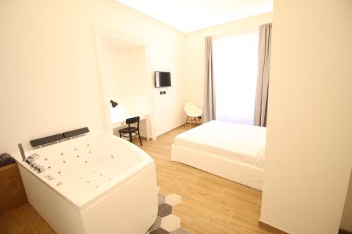 Deluxe Apartment image 6