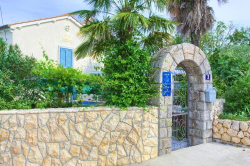 House Maria - image 2