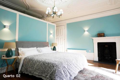 Deluxe Double Room with Balcony image 2