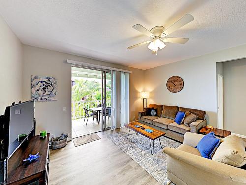 New Listing! Ocean-View Apartment With Pool & Spa Condo - image 2