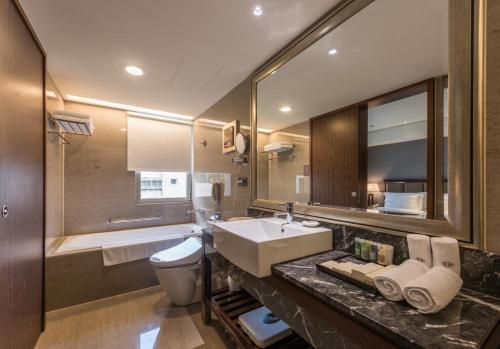 room detail thumbnail 2