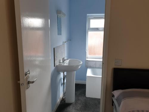 Tower House Hotel - image 5