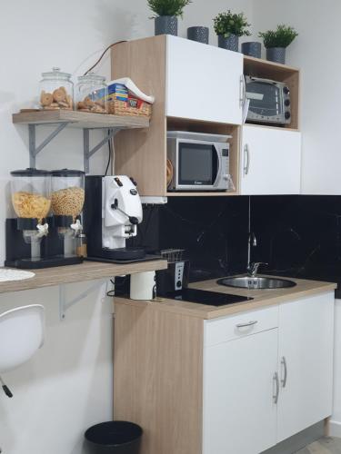 Dimorra Boutique Rooms - image 10