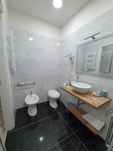 Dimorra Boutique Rooms - image 12
