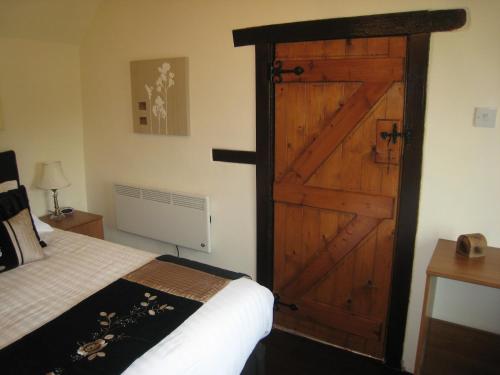 Macbeth Cottage - Sleeps up to 6 - HOT TUB - image 6