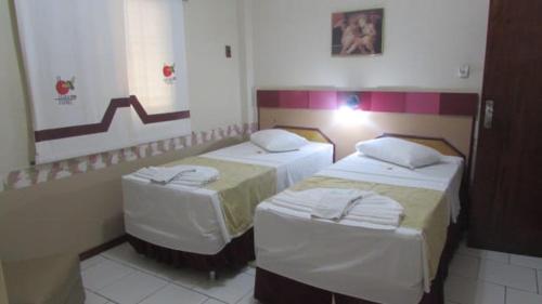 1 double bed, 1 twin bed