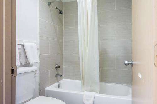 Days Inn by Wyndham Raleigh Glenwood-Crabtree