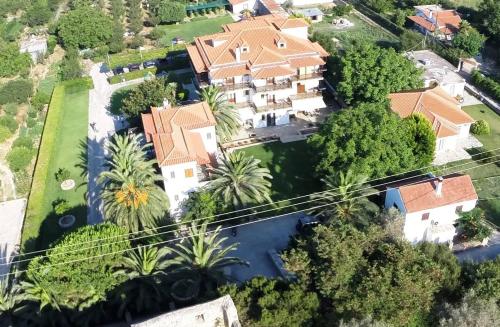 Melrose, Città di Skopelos