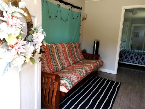 Pasadena suite with private entrance image