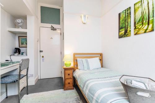 The Ravensbourne Hotel - image 11