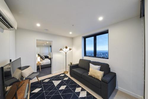 Mega Style Apartments The International - Tap to explore photos