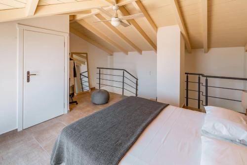 A Modern Ionian Home