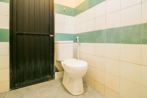 Bathroom, Mahessa Indah Homestay in Pelabuhan Ratu