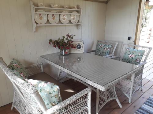 Pähkli Seaside Cottage with Cozy Outdoor Patio (Pahkli Seaside Cottage with Cozy Outdoor Patio) in Kungla