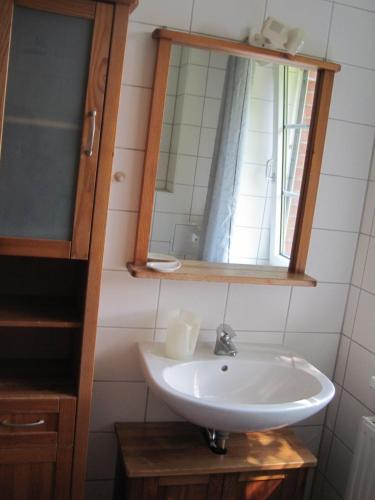 Fürdőszoba, Ländliche 1-Raumwohnung im Park (Landliche 1-Raumwohnung im Park) in Thulendorf