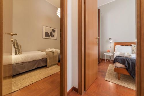 Lively Roma Trastevere renovated apartment - FromHometoRome, Roma (foto 5)