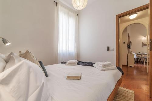 Lively Roma Trastevere renovated apartment - FromHometoRome, Roma (foto 3)
