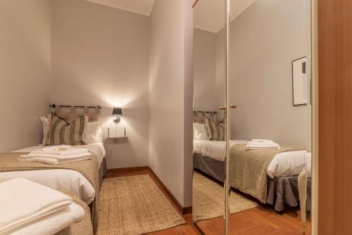 Lively Roma Trastevere renovated apartment - FromHometoRome, Roma (foto 10)