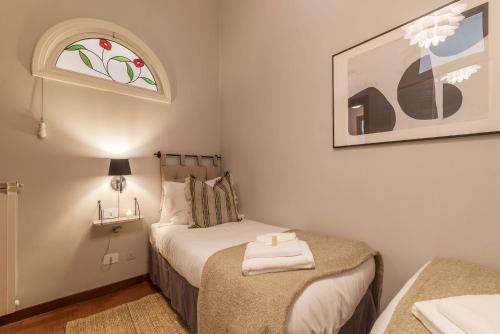 Lively Roma Trastevere renovated apartment - FromHometoRome, Roma (foto 7)