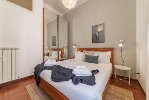 Lively Roma Trastevere renovated apartment - FromHometoRome, Roma (foto 2)