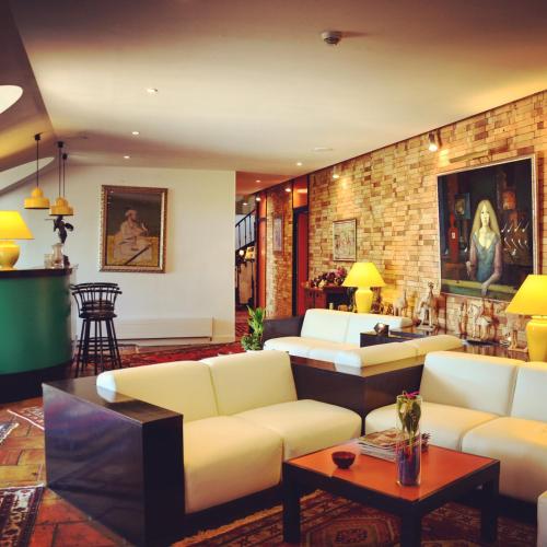 Lobby, Hotel des Mimosas in Le Fournel