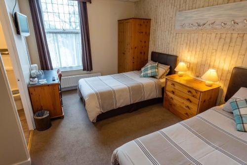 Aarondale Guest House - image 10