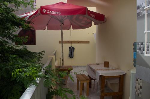 Balkon/Terrasse, Simabo's Backpackers' Hostel in Mindelo