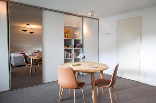 Food and beverages, De Heidestroper in Oude Gracht-West