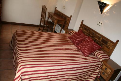 1 double bed, 1 twin bed