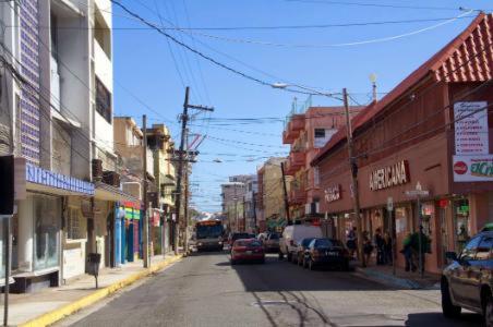 Comfy apartment close to the beach! - image 2