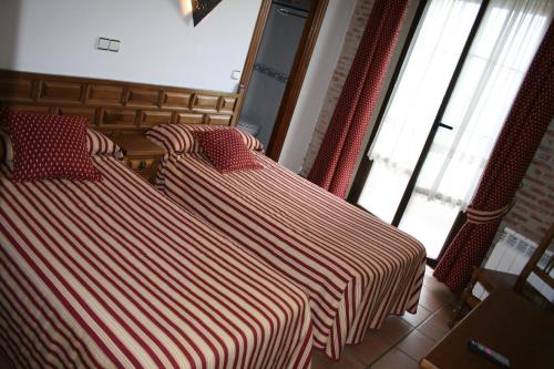 2 twin beds