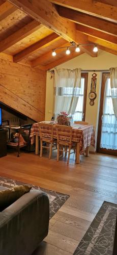  Borgo Alpino Chalet 4 in Aprica