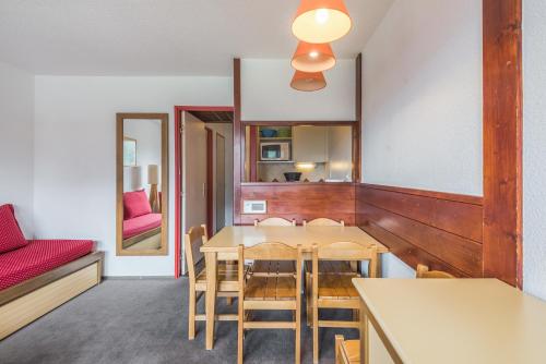 Kitchen, Residence Les Fontaines Blanches - maeva Home in Morzine