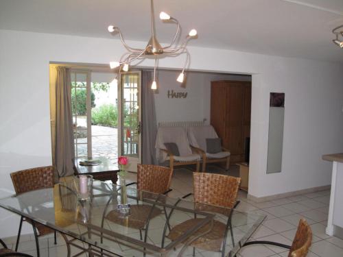 Residence Miro, gites climatises avec piscine et tennis