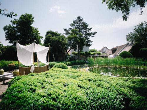 Garden, Relais & Chateaux Taubenkobel in Semmering