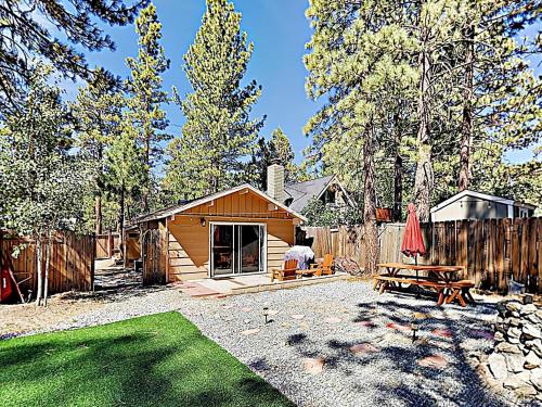 New Listing! Mountain Charmer With Large Yard Home - image 5