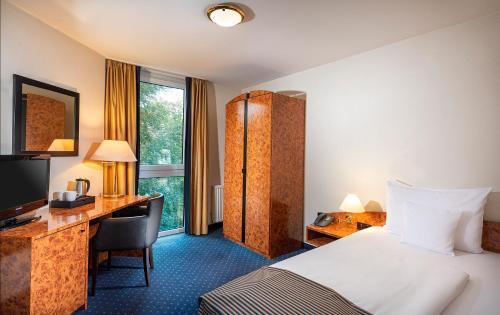 Essential by Dorint Essen Located in Essen City Center, Best Western Hotel Ypsilon is a perfect starting point from which to explore Essen. The hotel offers a high standard of service and amenities to suit the individual needs