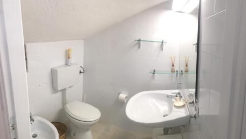 Casa Maia with shared swimming pool