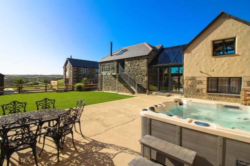 Carleon Lodge, , Cornwall