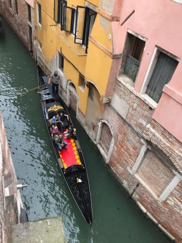 Rialto Luxury Flat - image 9