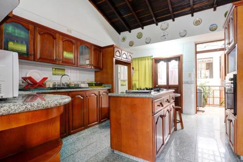 Kitchen, Sam'S VIP Hostel San Gil in San Gil