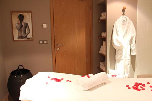 Hôtel Montaigne & Spa - image 2