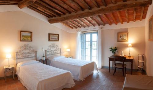 3 twin beds