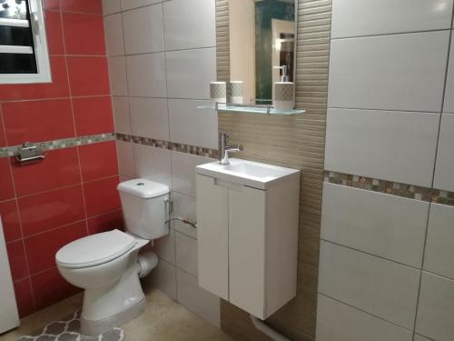 Baño, Studio Évasion - Vue imprenable sur la mer (Studio Evasion - Vue imprenable sur la mer) in Sainte-Luce