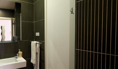 TM Guest House - image 5